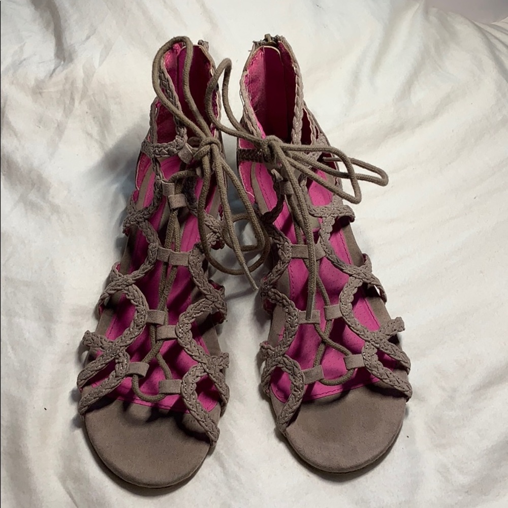 Steve Madden Mocha Brown Lace Sandals